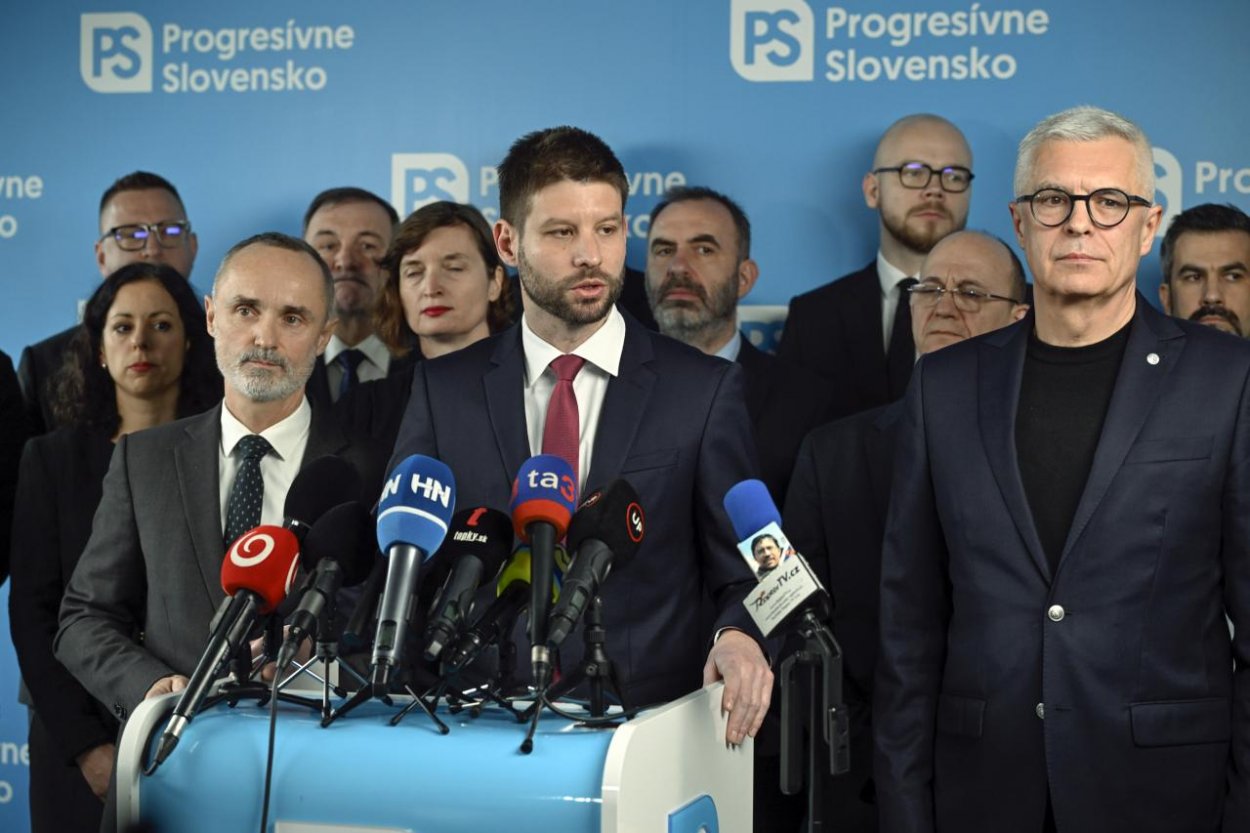 PS kritizuje postoj Fica k summitu Trump – Putin