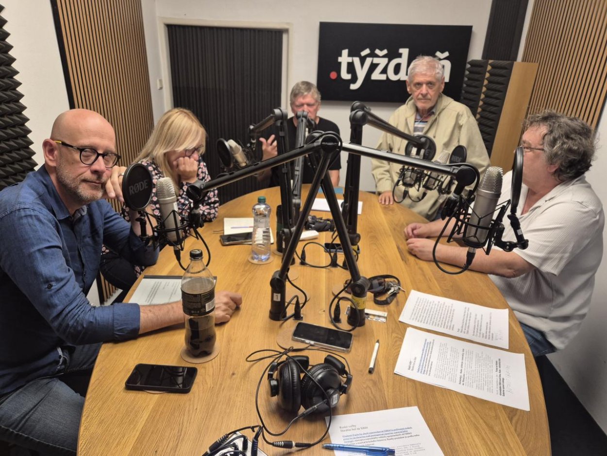 Týždeň s .týždňom: Kšefty, dlh a strašiak menom NATO. Je Fico skôr ako Beneš, alebo Gottwald?