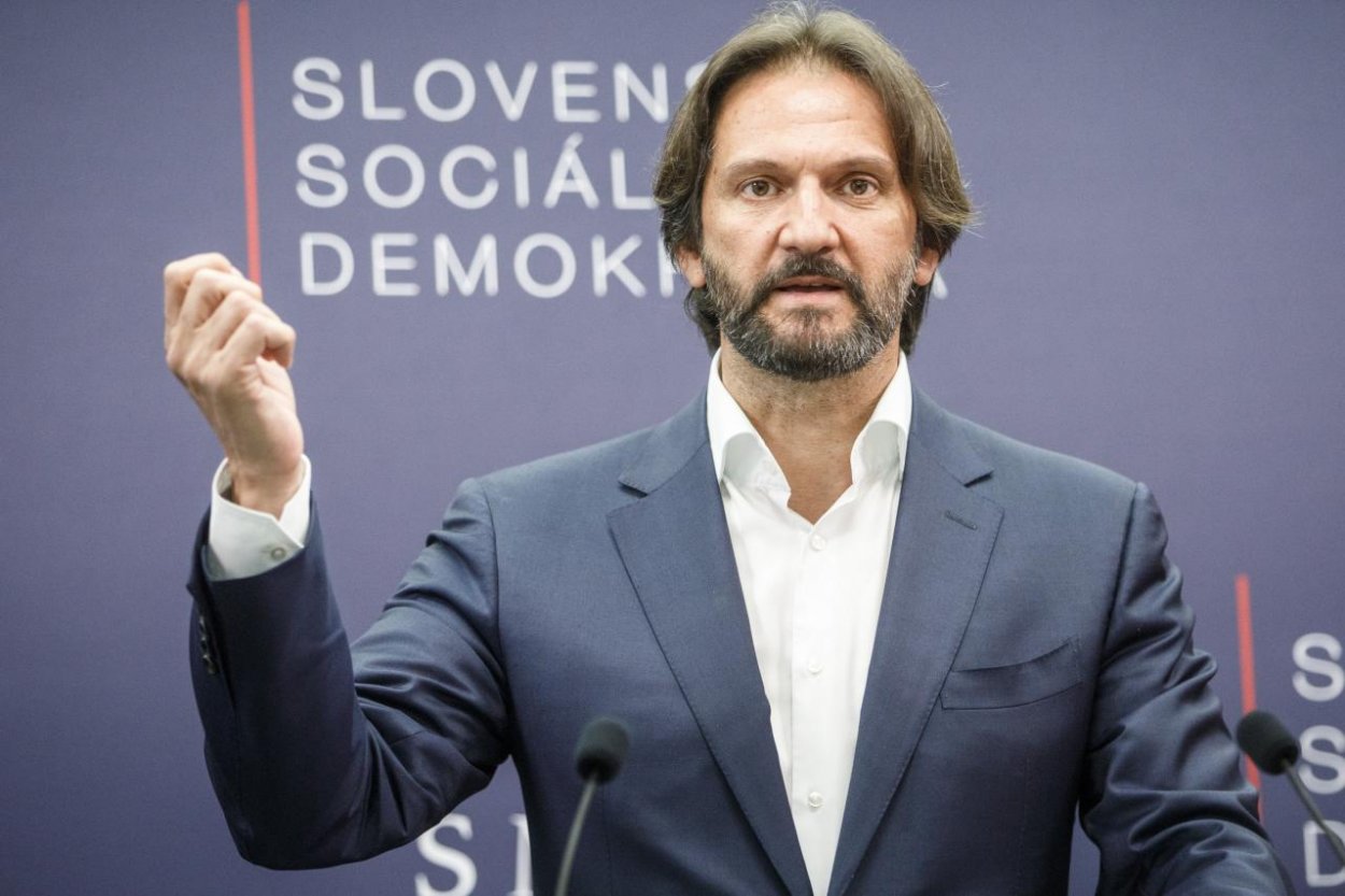 Exministrovi Kaliňákovi zrušili obvinenie pre podplácanie