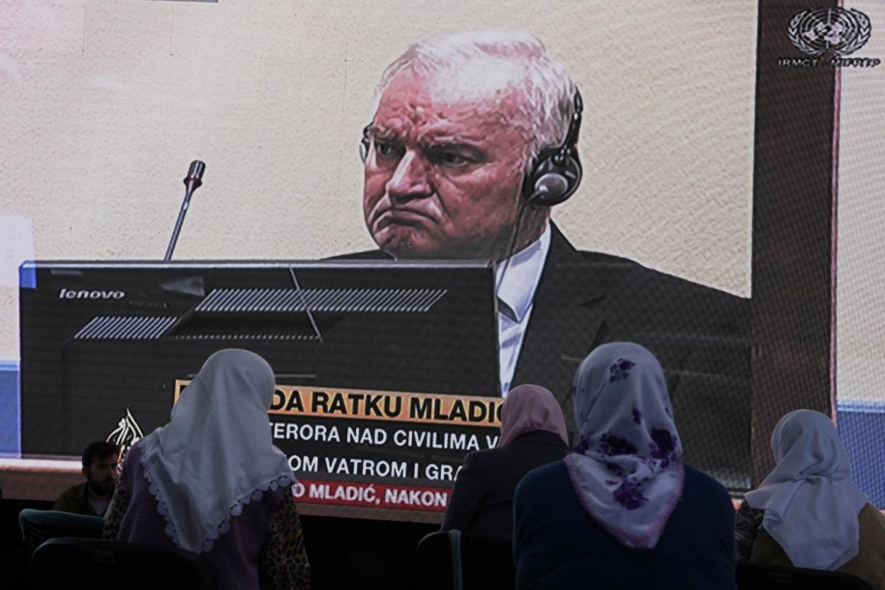 Jan Urban: Vojnový zločinec je mŕtvy, lož o hrdinskom generálovi žije ďalej