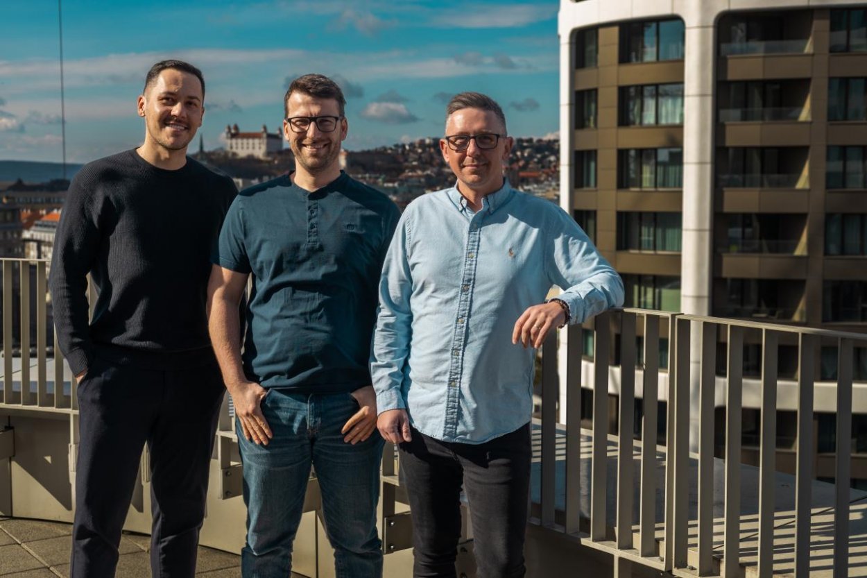 Trojmetrová posteľ alebo zabudovaný trezor. Slovenská firma nepozná slovo „nie“