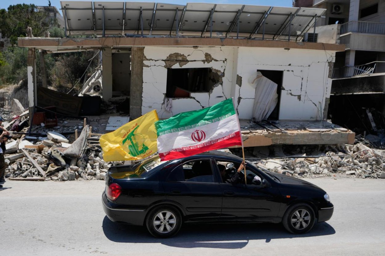 Udalosť dňa: Irán hrozí tvrdou odpoveďou na izraelské útoky v Libanone