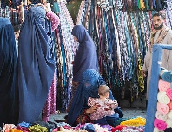 ICC vydal zatykače na dvoch predstaviteľov Talibanu za prenasledovanie žien