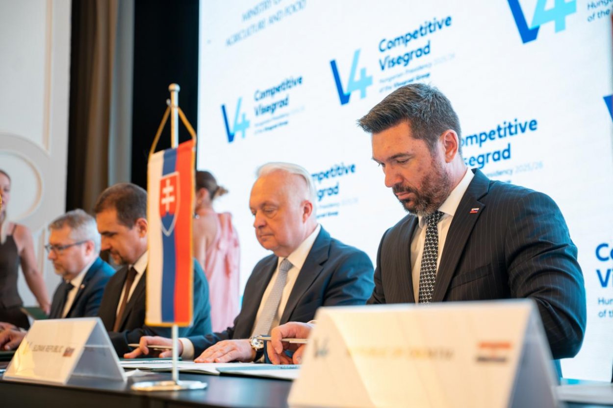 Takáč v Balatonfürede vyzval V4 na spoločný postup pri reforme agrárnej politiky