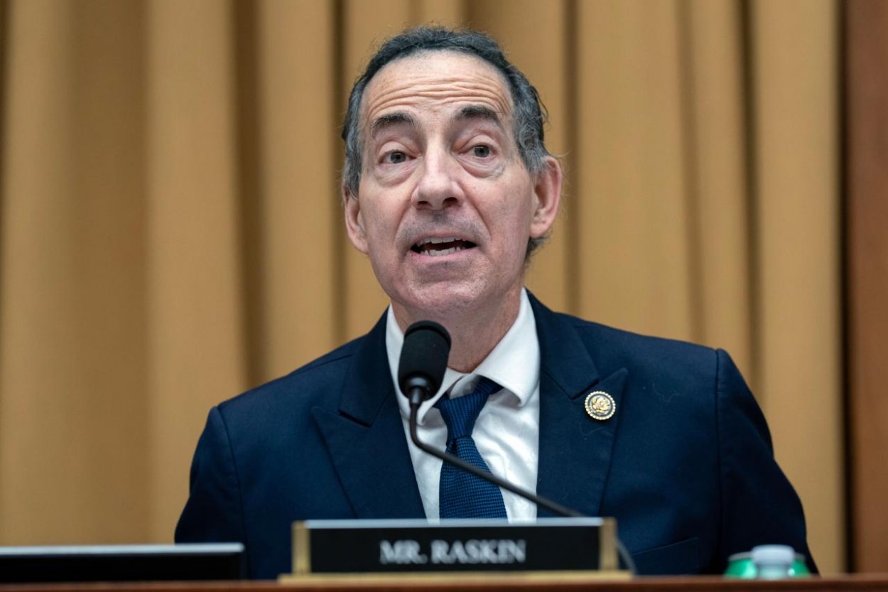 Americkí demokrati obvinili ministerku spravodlivosti z krytia dokumentov Jeffreyho Epsteina