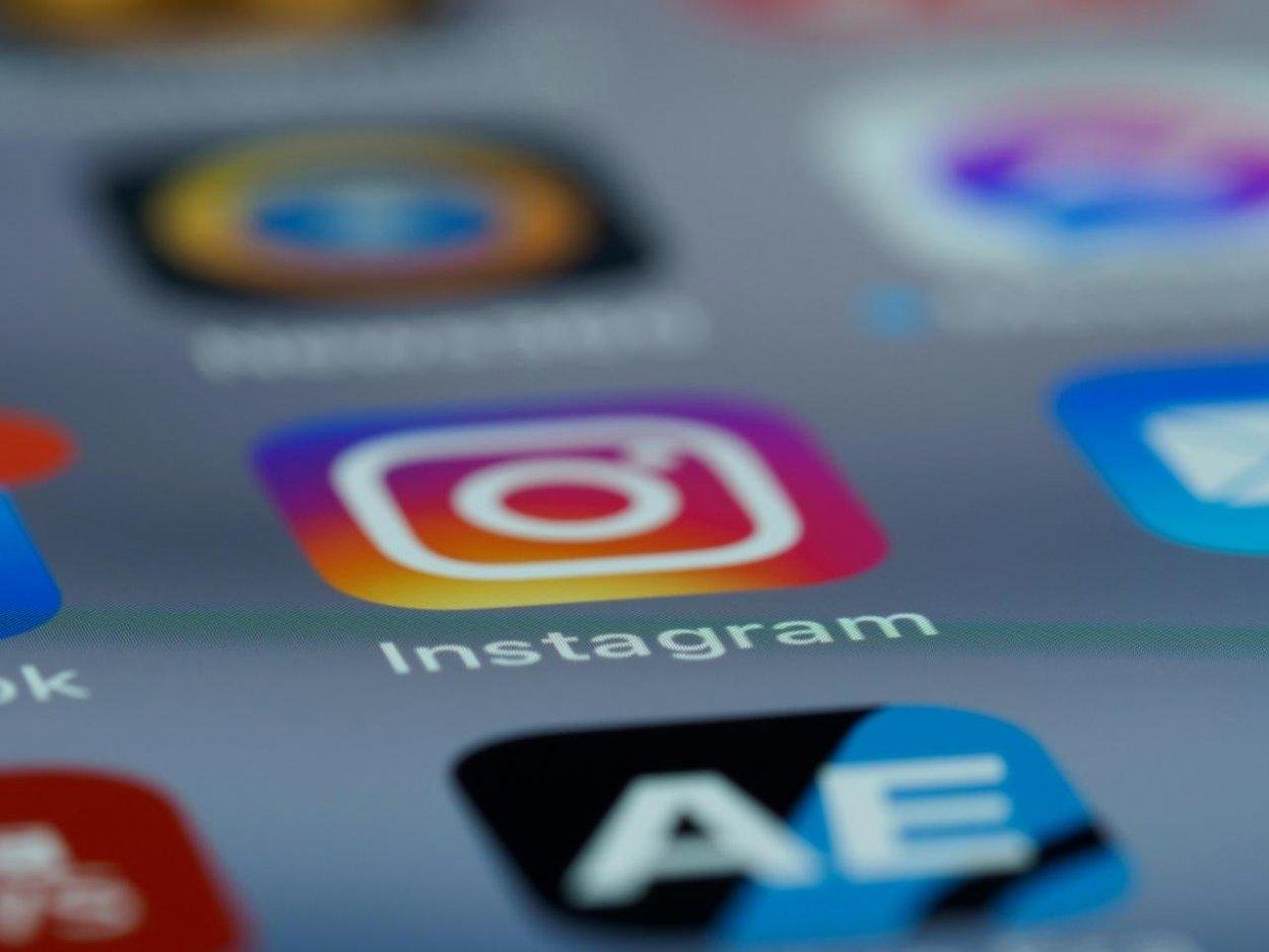 Finančná správa spúšťa kontroly influencerov, zameria sa na príjmy zo sociálnych sietí a barterov