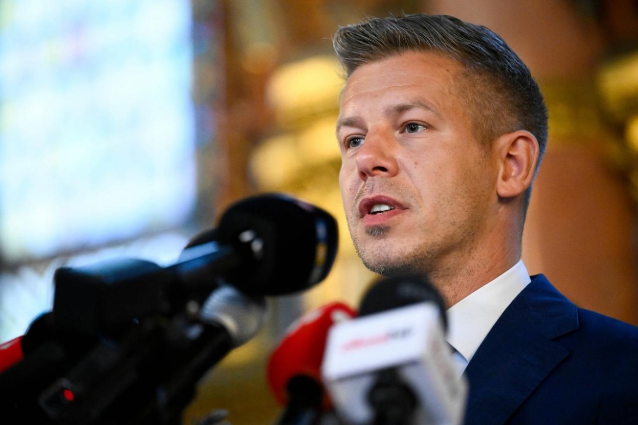 Začala sa ustanovujúca schôdza maďarského parlamentu; Magyara zvolia za premiéra