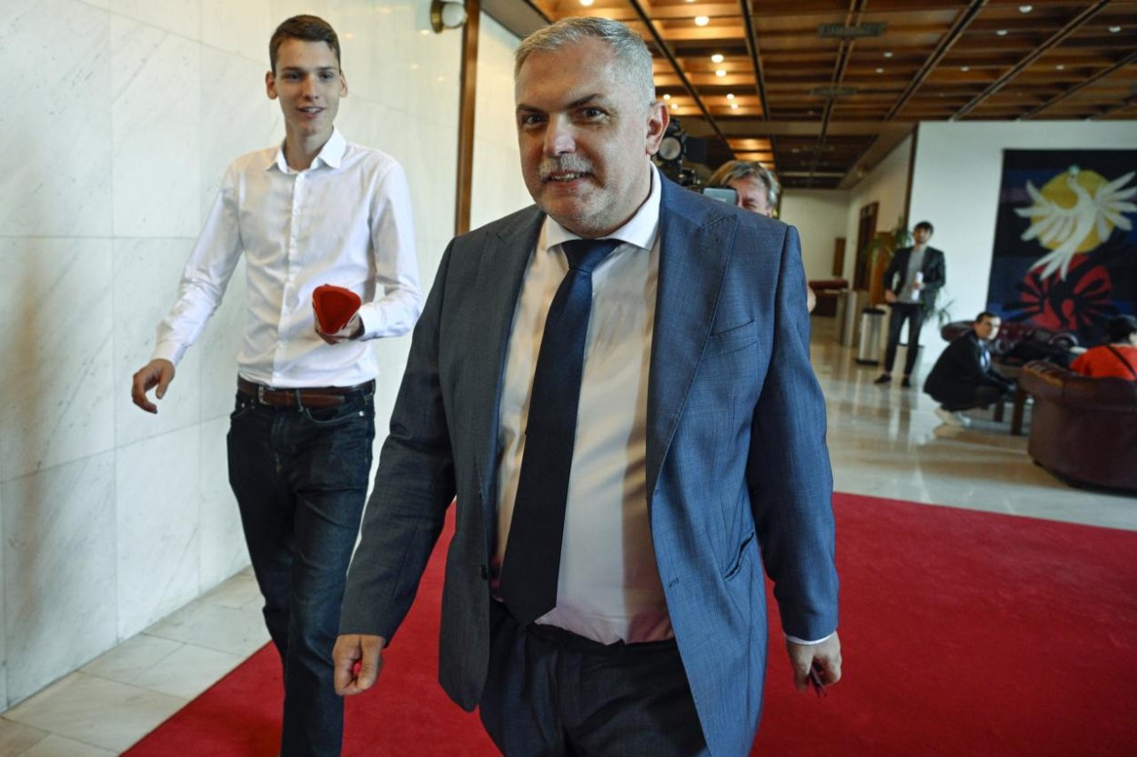Poslanec Michelko a policajt Čurilla sa dohodli na zmieri, politik mu zaplatí 10-tisíc eur