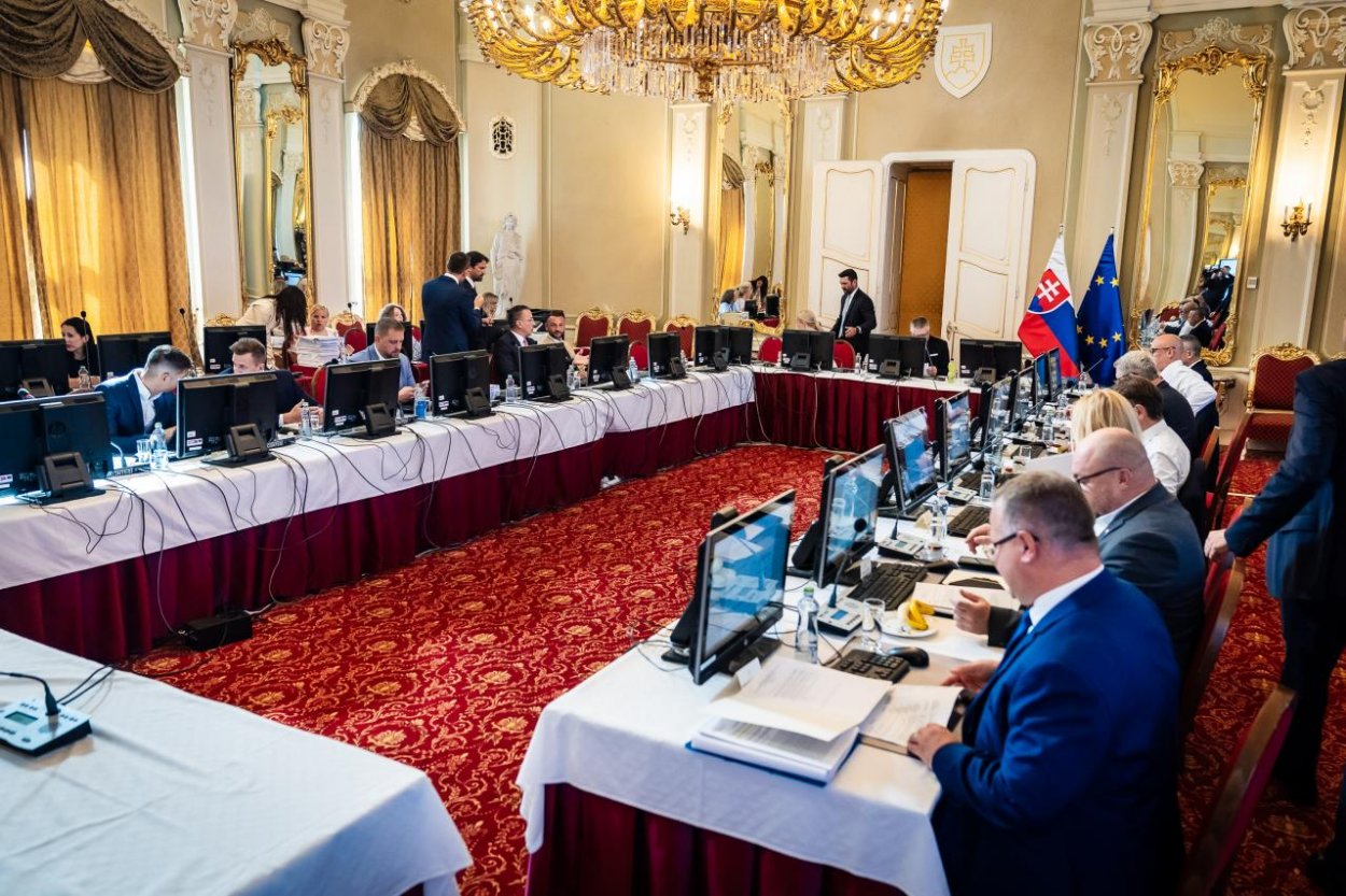 Vláda schválila dokument Vízia Slovensko 2040