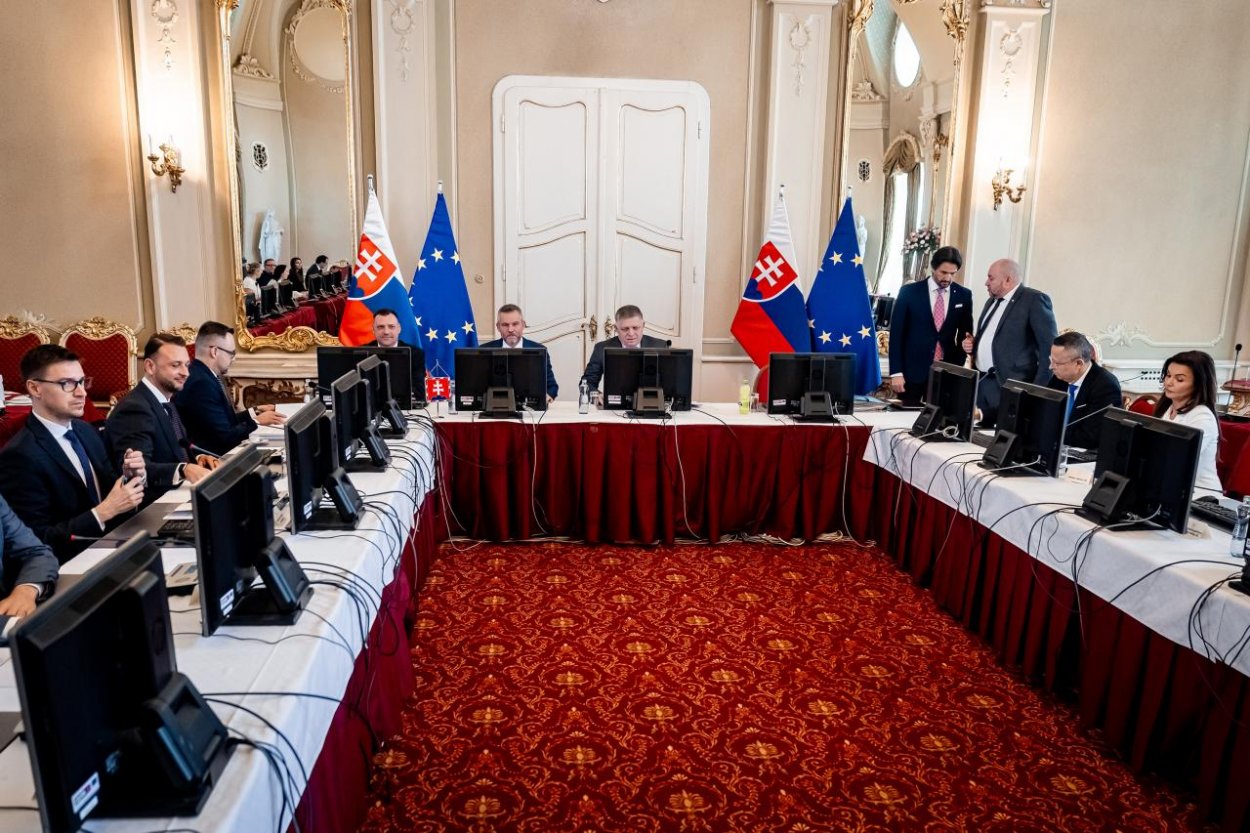 Správa o stave právneho štátu v EÚ za rok 2025: Ficova vláda rozkladá právny štát najrýchlejšie v EÚ