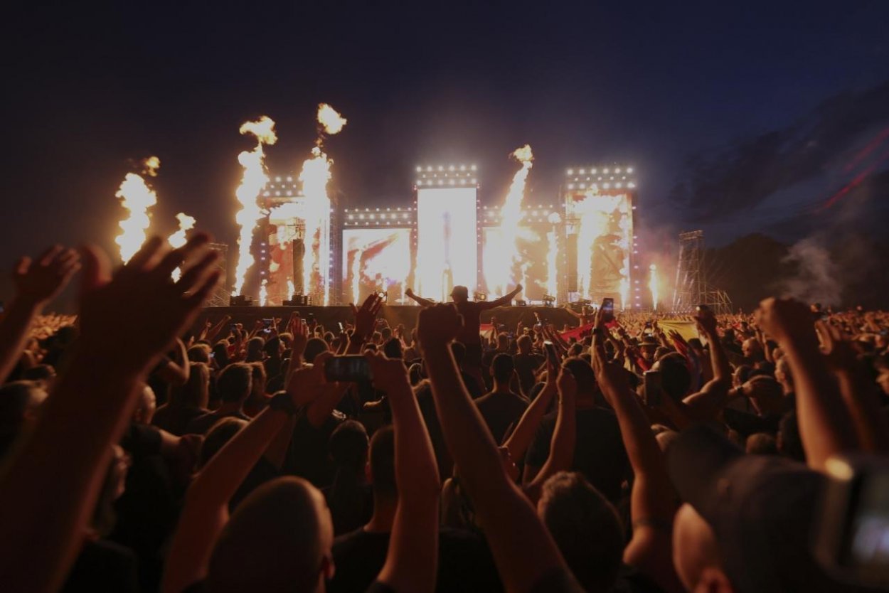 V Chorvátsku bol megakoncert s ustašovskými heslami, prišli aj vládni politici