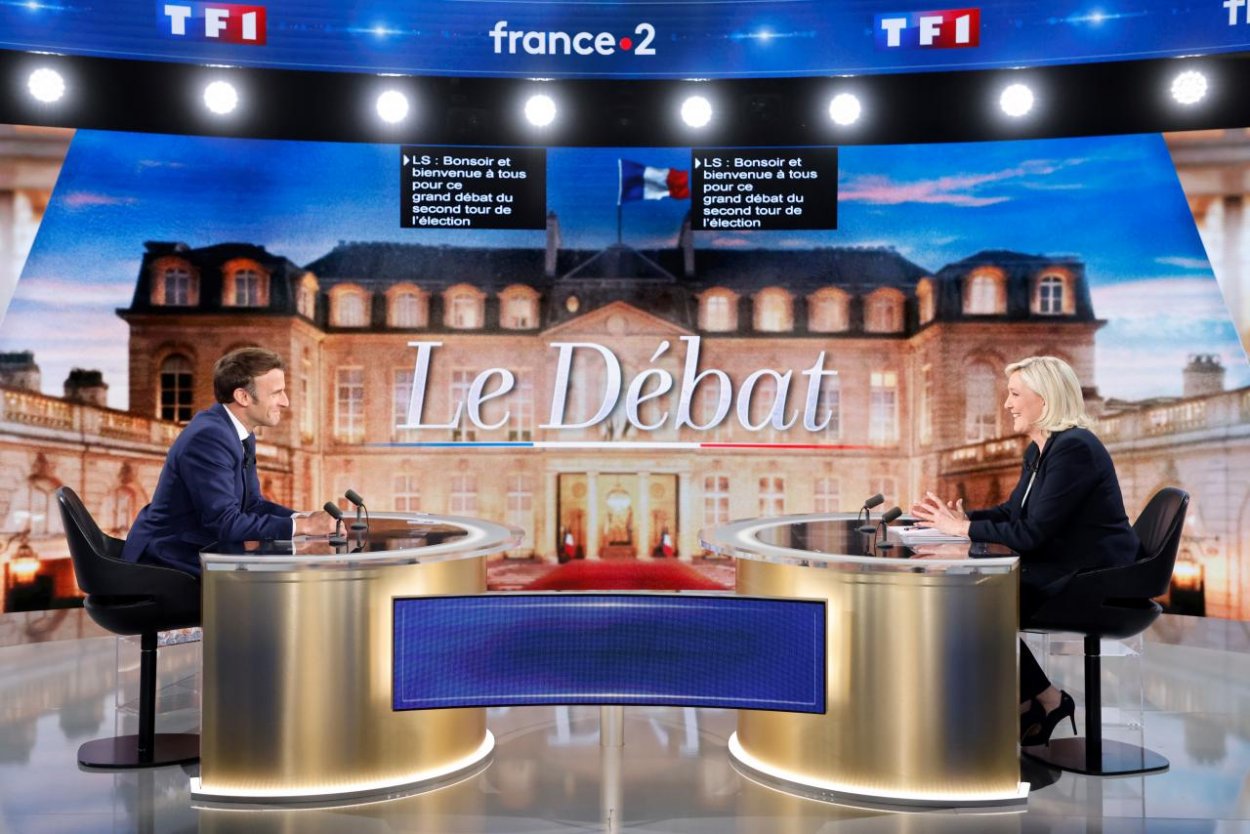 Macron skritizoval Le Penovú v predvolebnej debate za väzby na Rusko