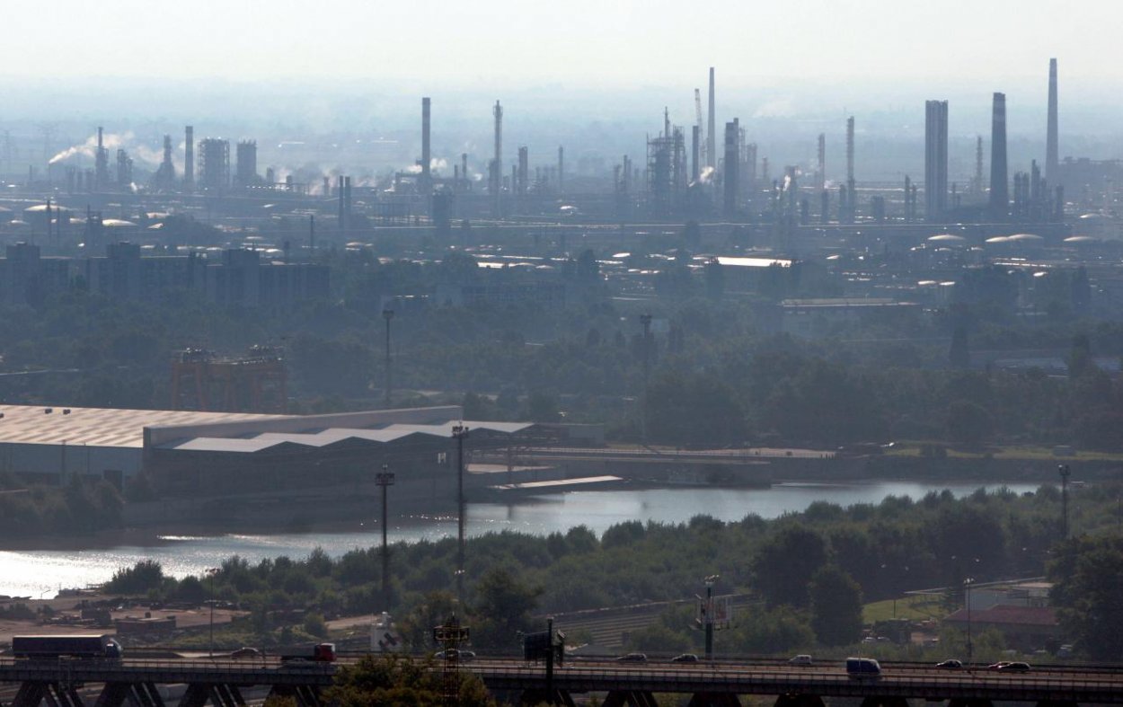 Trhy sú nervózne z Trumpových sankcií voči ruským ropným gigantom