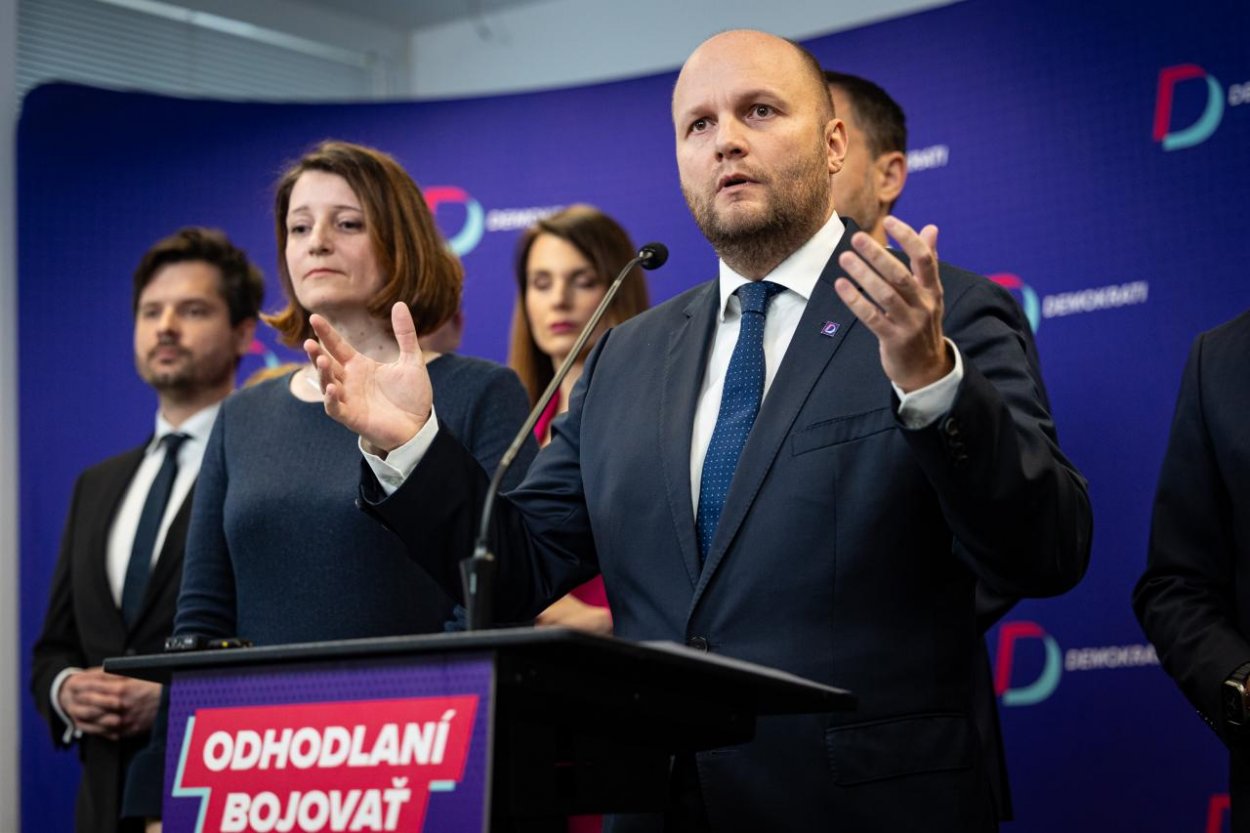 Demokrati sa pre referendum o predčasných voľbách obrátia na Ústavný súd