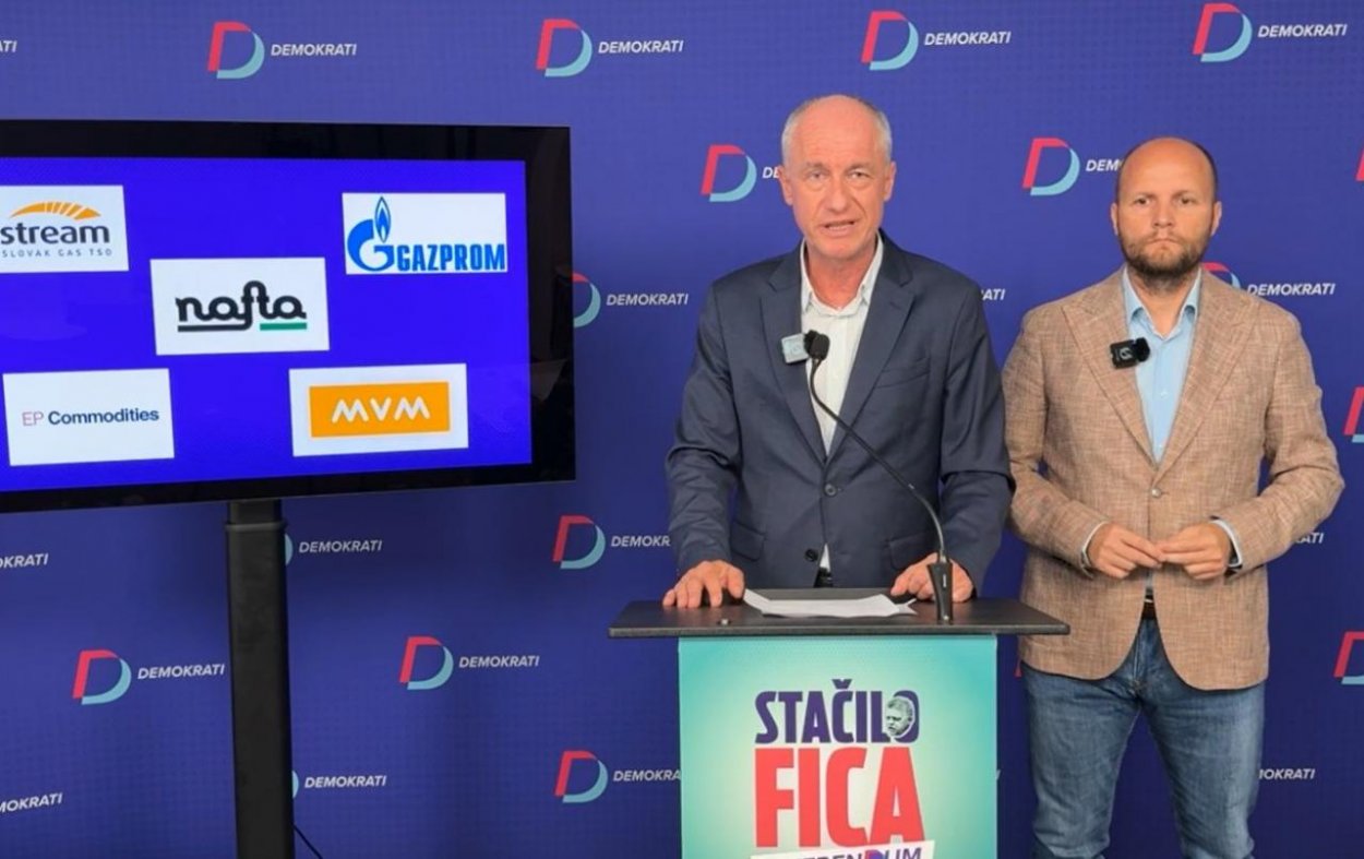 Demokrati obviňujú Fica z prihrávania biznisu Křetinskému a Orbánovi na úkor občanov