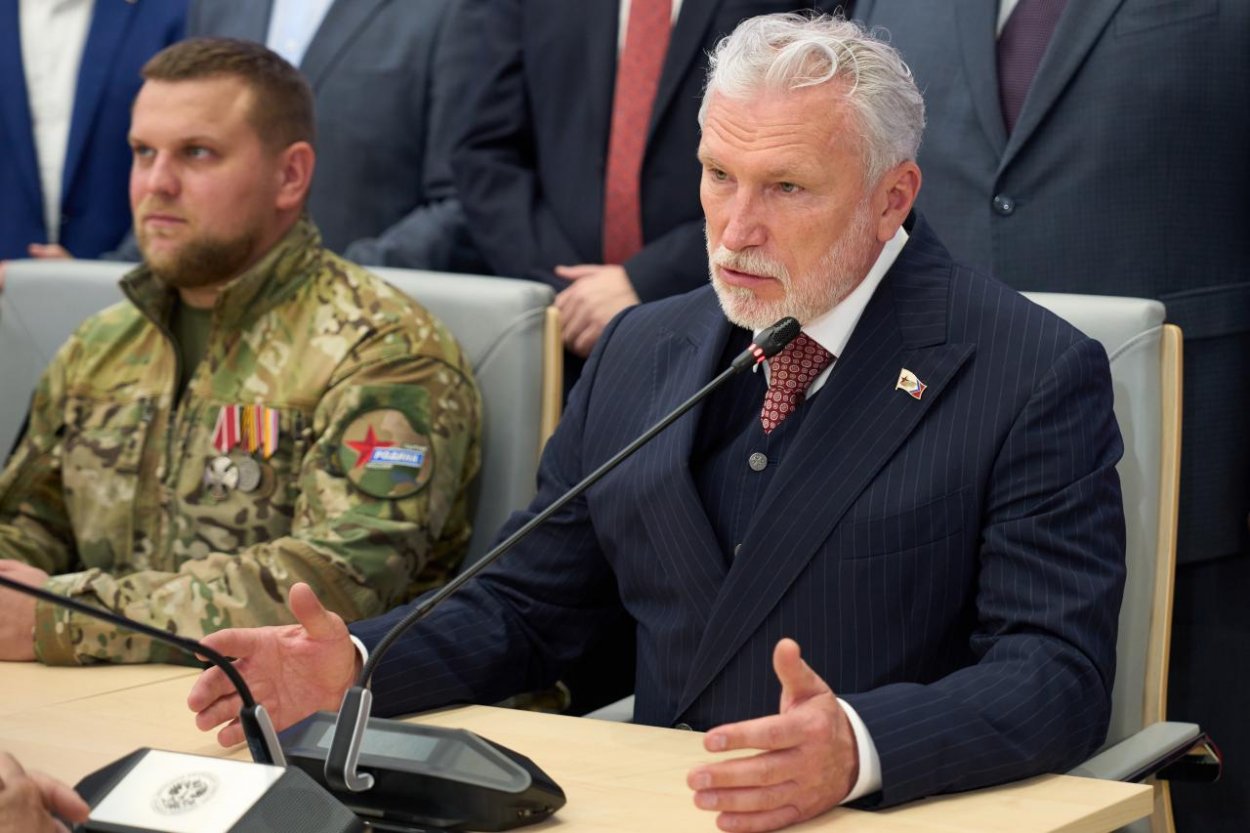 Ruské provládne strany chcú vyradiť opozičné Jabloko z volieb do Štátnej dumy