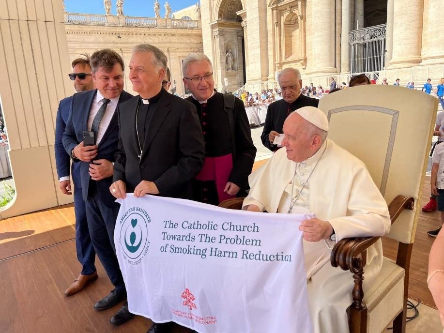 Nové riešenia starých smrtiacich návykov. Katolícka cirkev na tému znižovania zdravotného rizika v dôsledku fajčenia