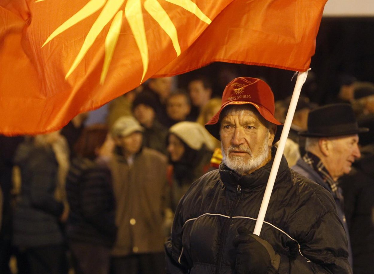 Macedónsky parlament schválil premenovanie krajiny na Republiku Severné Macedónsko