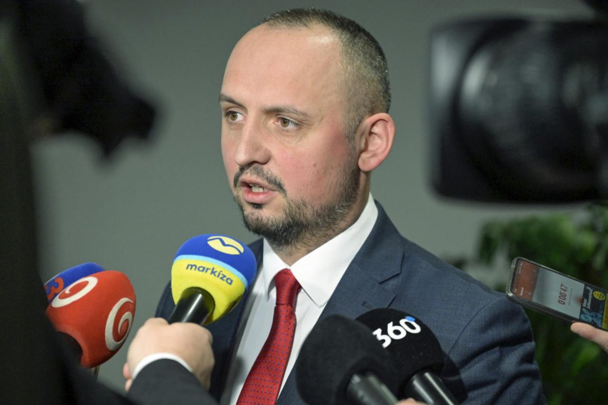 Šaško sa podľa KDH skrýva za útoky na opozíciu, situácia v záchranke je zásadný problém