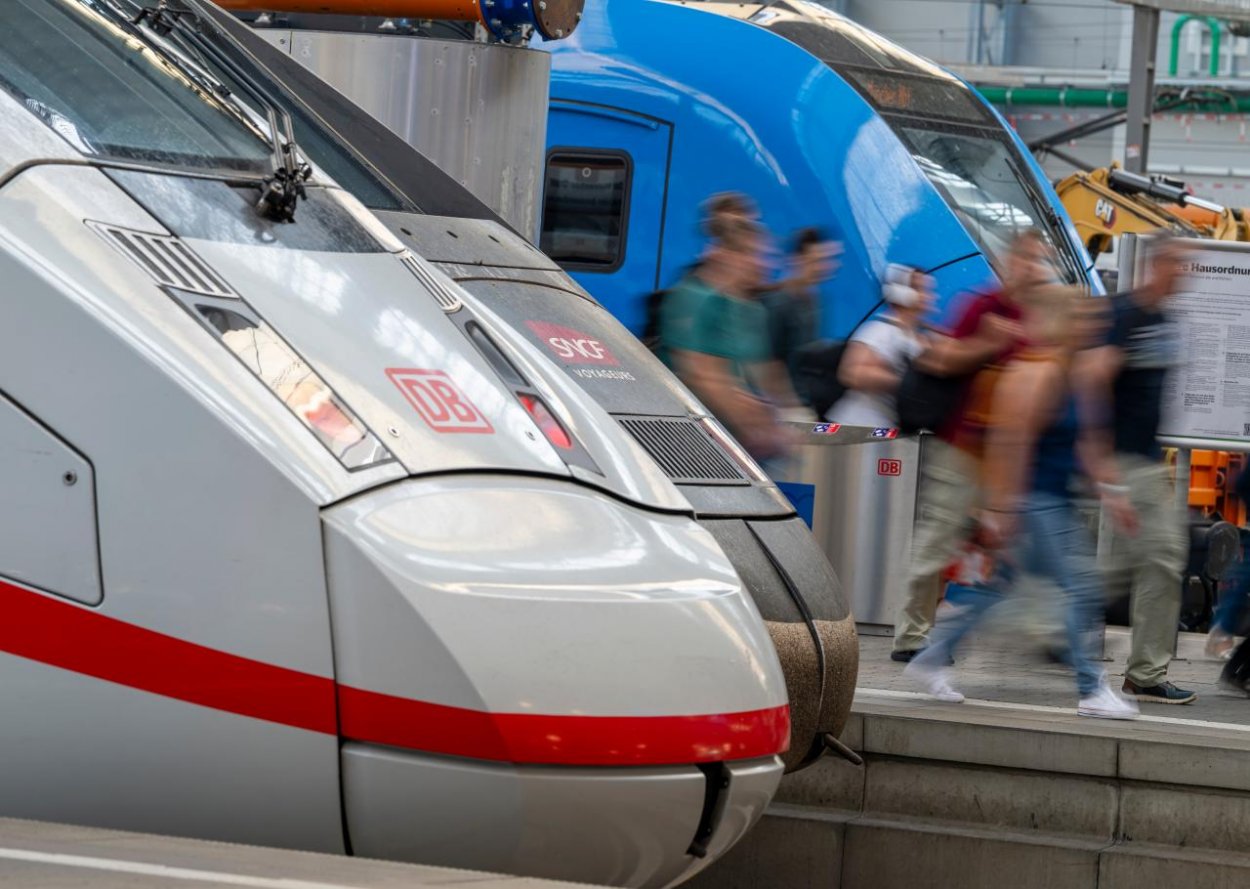 Deutsche Bahn pozastavila v noci prevádzku vlakov v celom Nemecku pre technickú poruchu, nadránom ju začala postupne obnovovať
