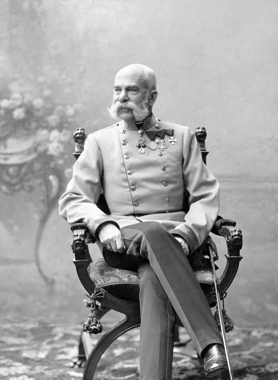 Život Františka Jozefa I.: Vojna, uniforma, bokombrady 