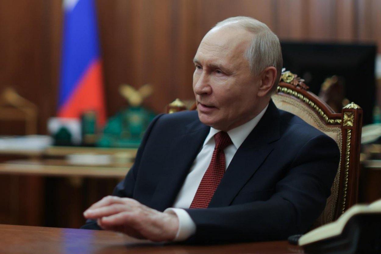 Putin priznal nedostatok palív, útoky Ukrajiny spôsobujú problémy aj na Kryme