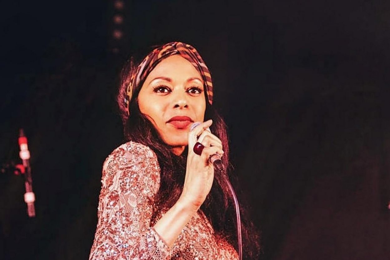 Acantha Lang: Soulový hlas z New Orleans, ktorý dobýva Európu