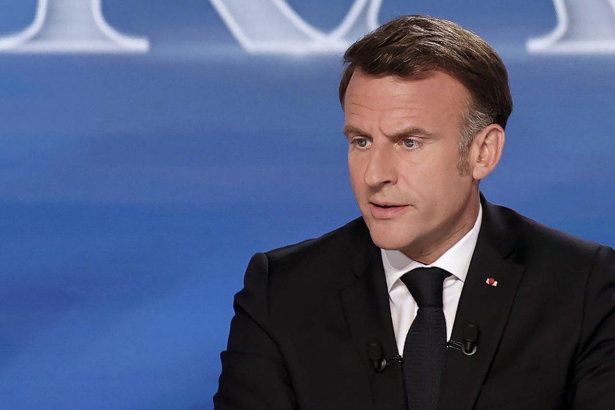 Macron: Musíme pomôcť Ukrajine brániť sa, ale nechceme vyvolať tretiu svetovú vojnu