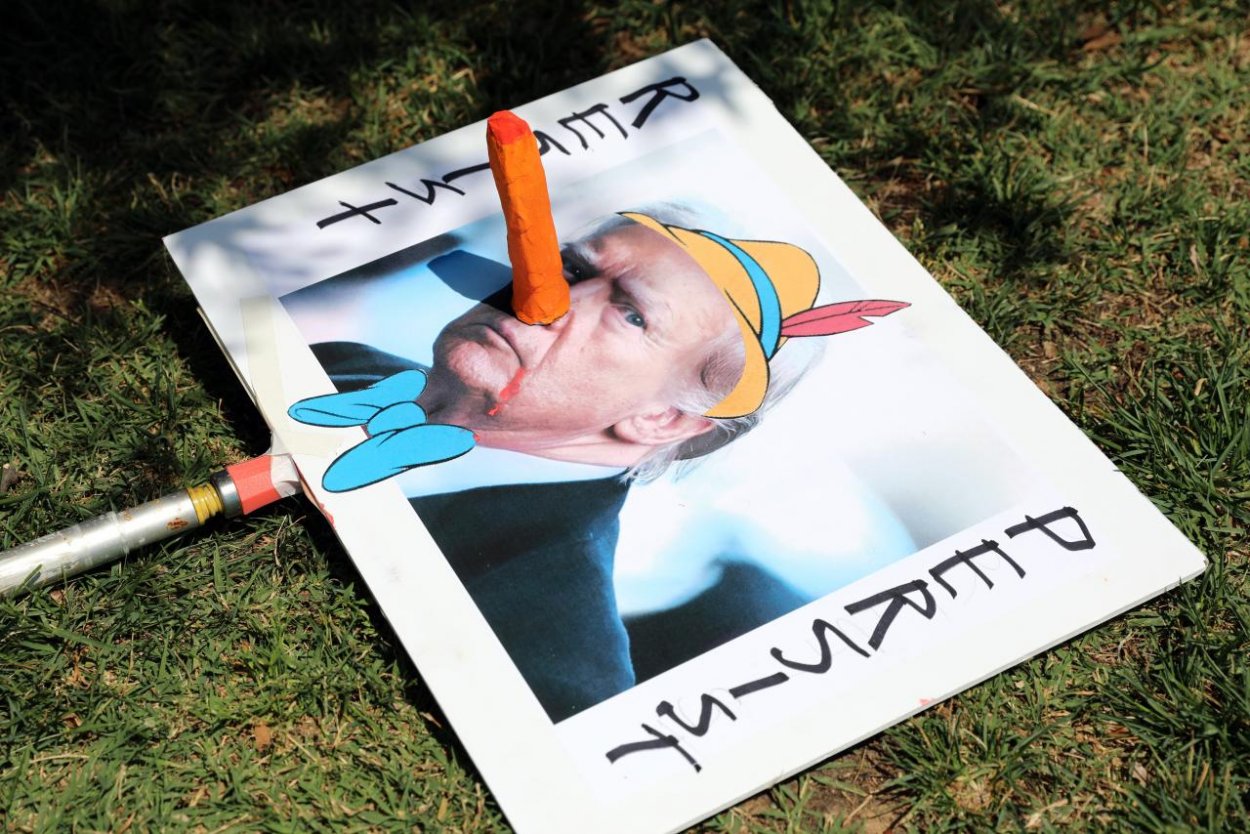 Trumpova popularita klesla na historické minimum, demokrati majú šancu ovládnuť Kongres