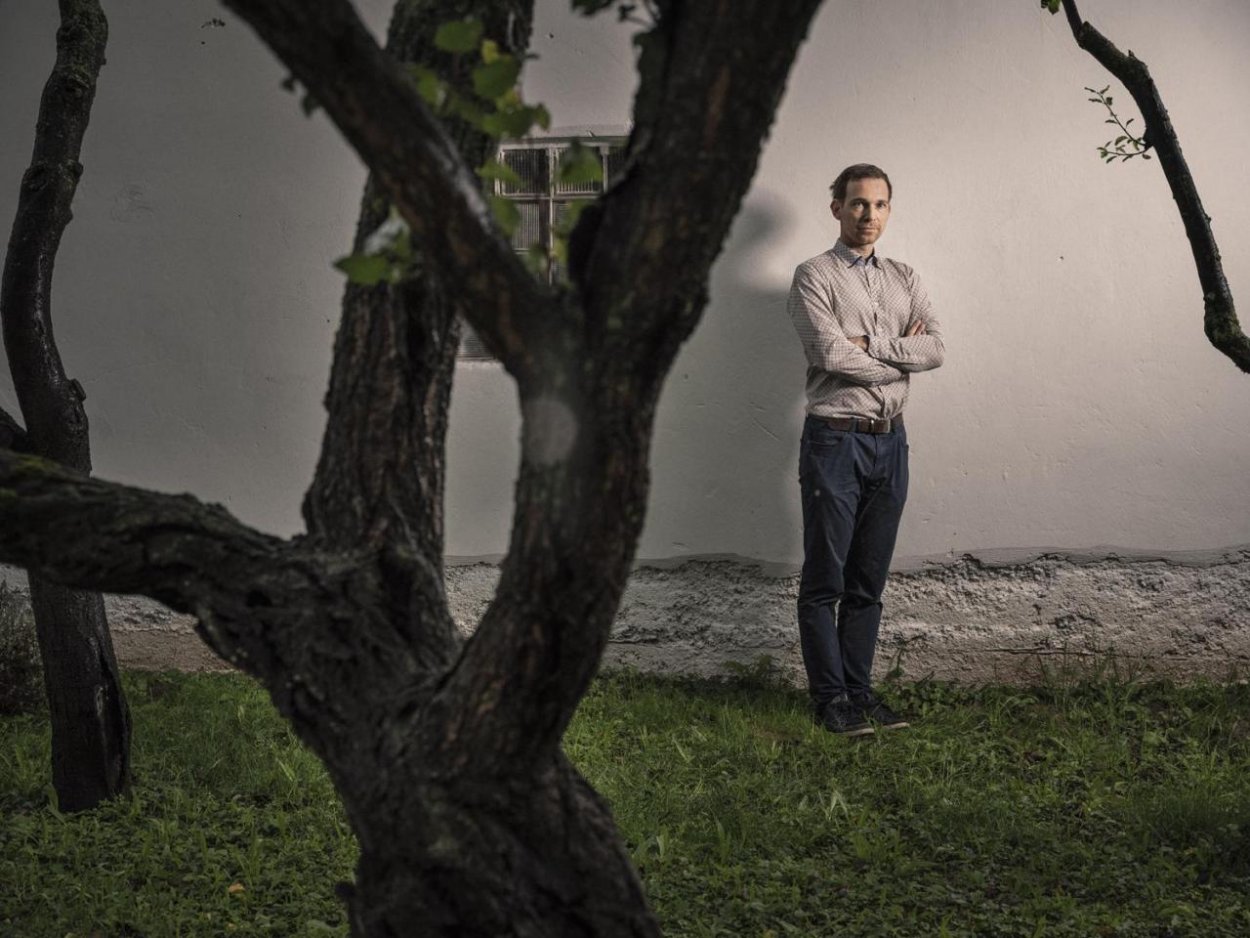 Analytik o vládnom pláne zmeny krajiny: Nečakal som zázraky. Peniaze minieme na betón, tehly a prístroje