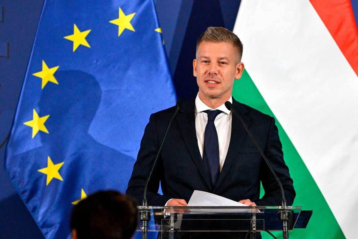 „Mafiánsky boss je vydesený“, vyhlásil Magyar po väzbe exministra Orbánovej vlády