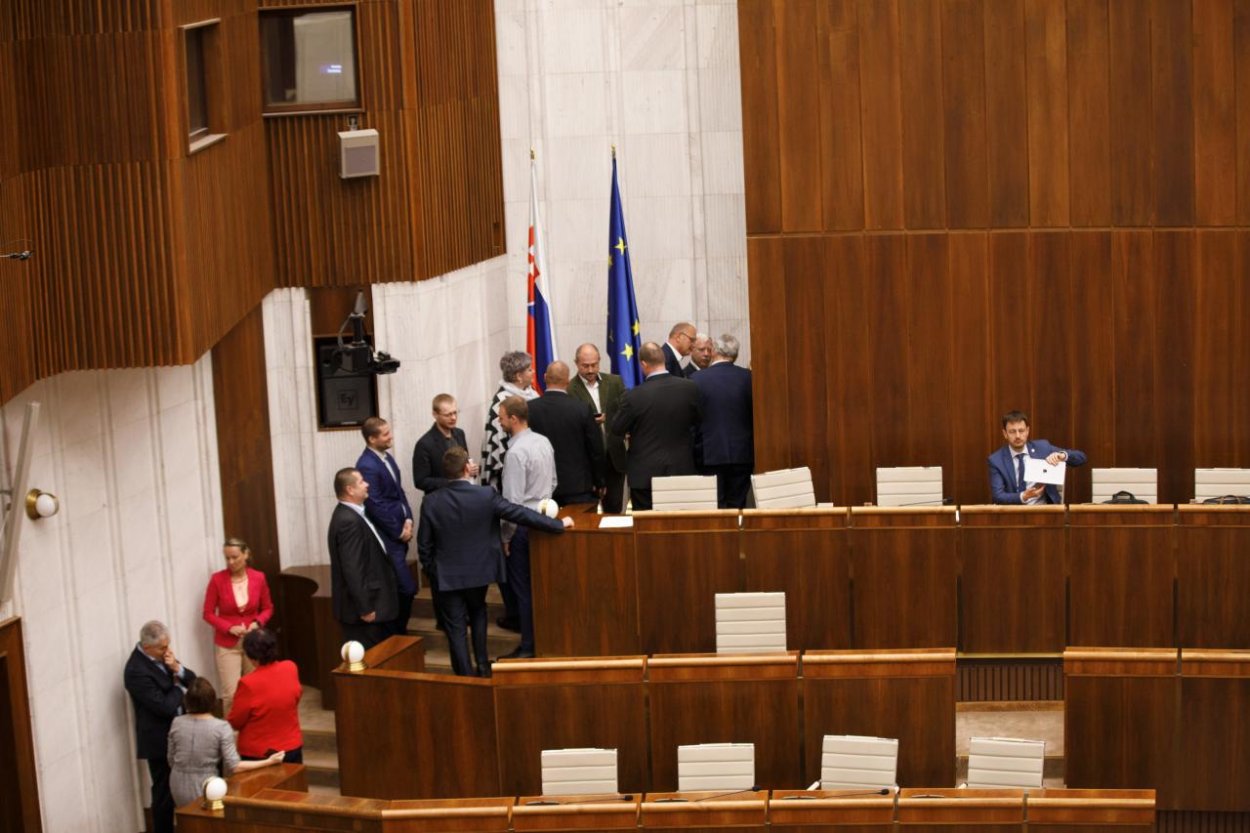 Koalícia sa dohodla na voľbe piatich kandidátov na ústavných sudcov, povedal Bastrnák