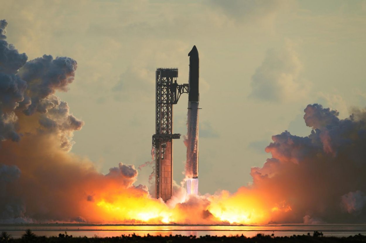 Raketa Starship prvýkrát dosiahla obežnú dráhu Zeme, vypustí satelity