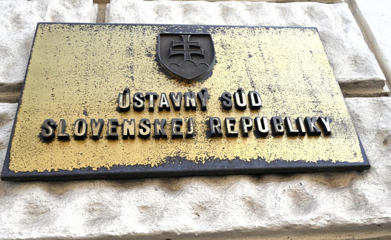 Ústavný súd pozastavil účinnosť článku novely Trestného zákona týkajúceho sa takzvaných kajúcnikov