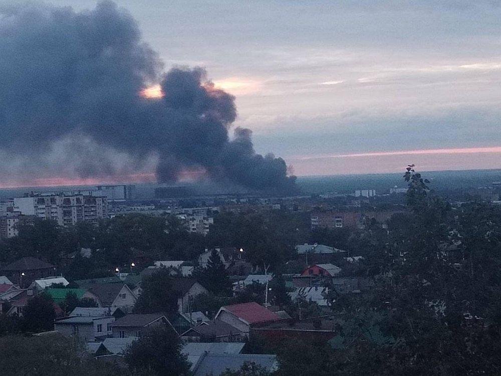 Ukrajina ONLINE: Ukrajina zasiahla podnik Roskosmosu a leteckú základňu Savaslejka, uviedol Zelenskyj
