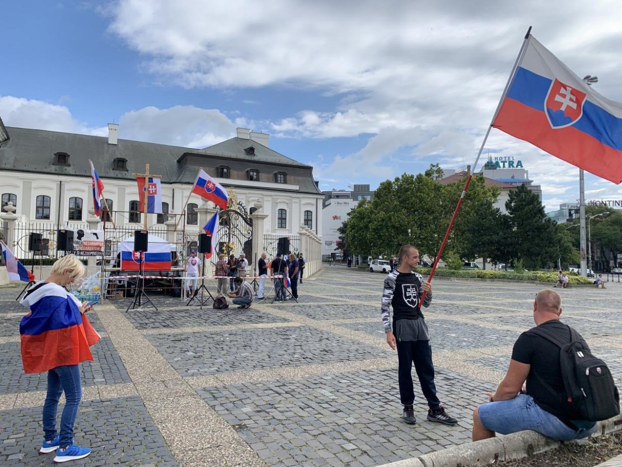 Desať otázok o pouličných protestoch mediátorovi Ernestovi Kováčovi