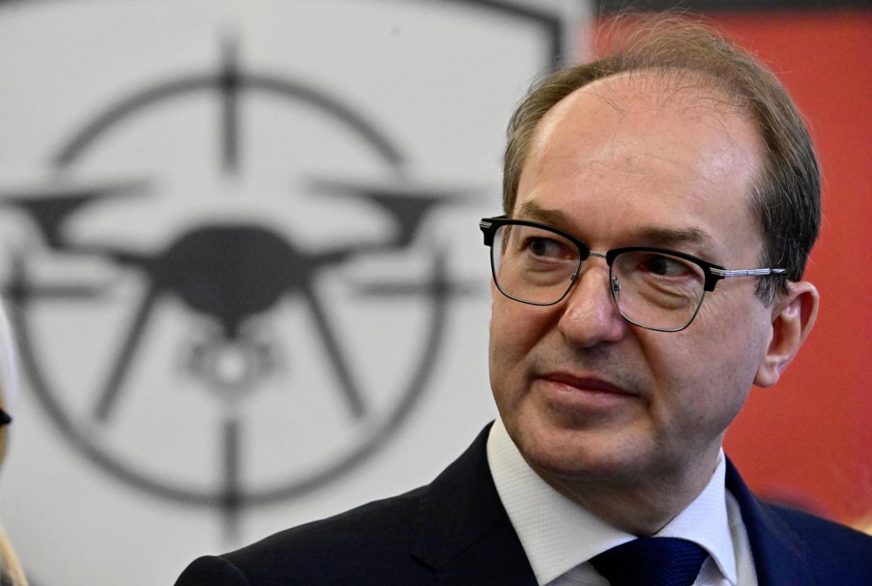 Nemecký minister vnútra varoval pred možnými útokmi, zvýšil stupeň ohrozenia