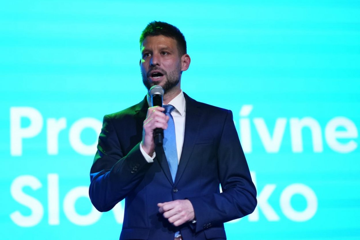 Šimečka: Fico sa bude tváriť ako etalón morálky, ale zarába na hazarde