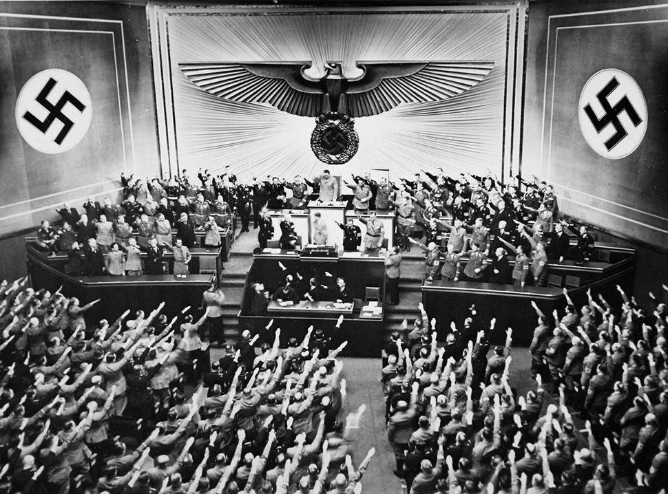 Fašizmus a štát ako domček z karát