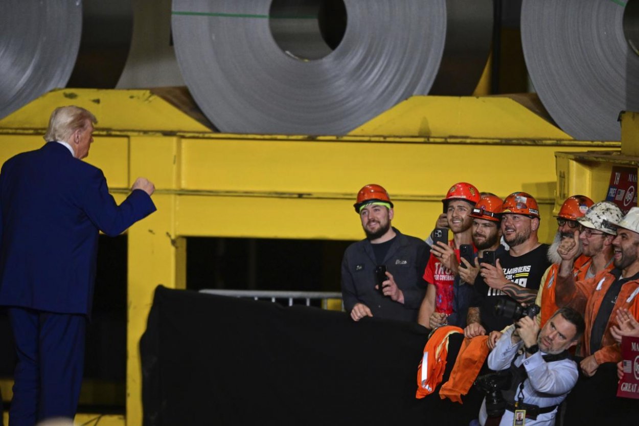 Od dnes platia americké clá na oceľ a hliník vo výške 50 %