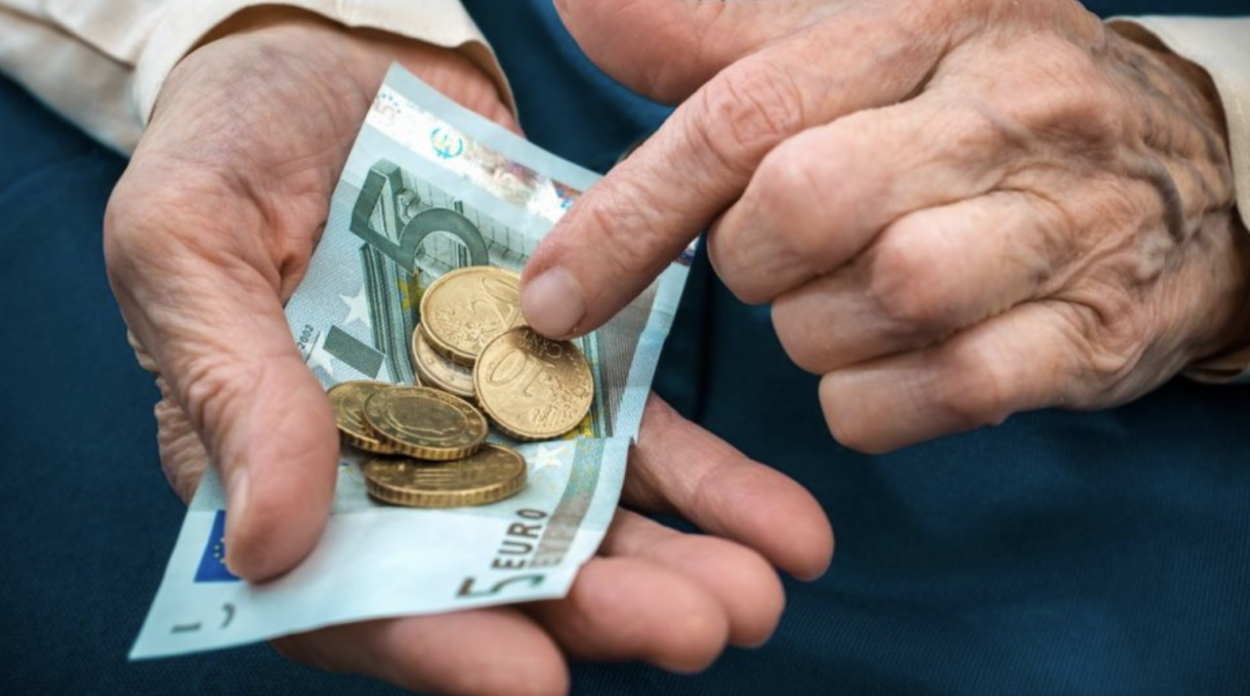 Priemerná starobná penzia na Slovensku dosahuje 516 eur, medziročne stúpla o 13 eur
