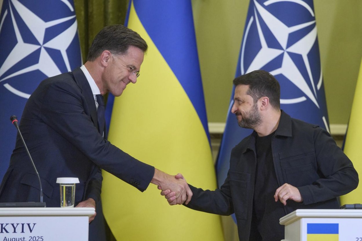 Zelenskyj aj Rutte tvrdia, že bezpečnostné záruky pre Ukrajinu musia byť silné