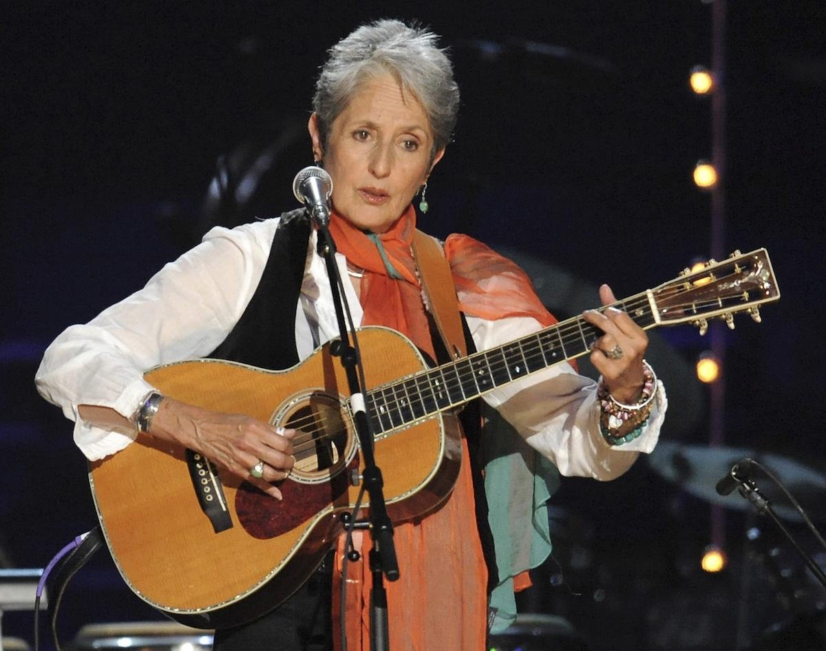 Protest Za slušné Slovensko podporila aj Joan Baez: S Jurajom Benetinom naspievali hymnu