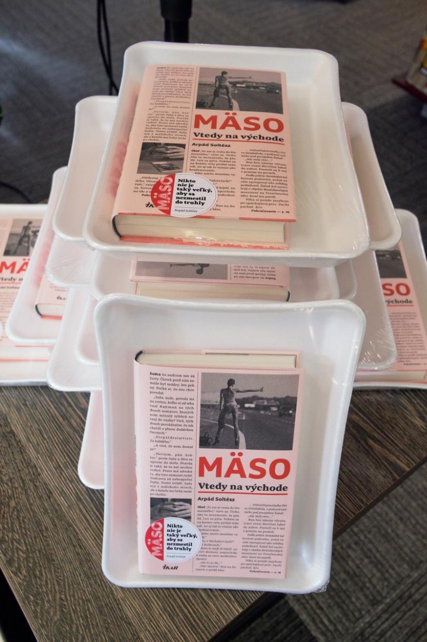 Primitívi s titulmi aj bez nich, také je Mäso Arpáda Soltésza