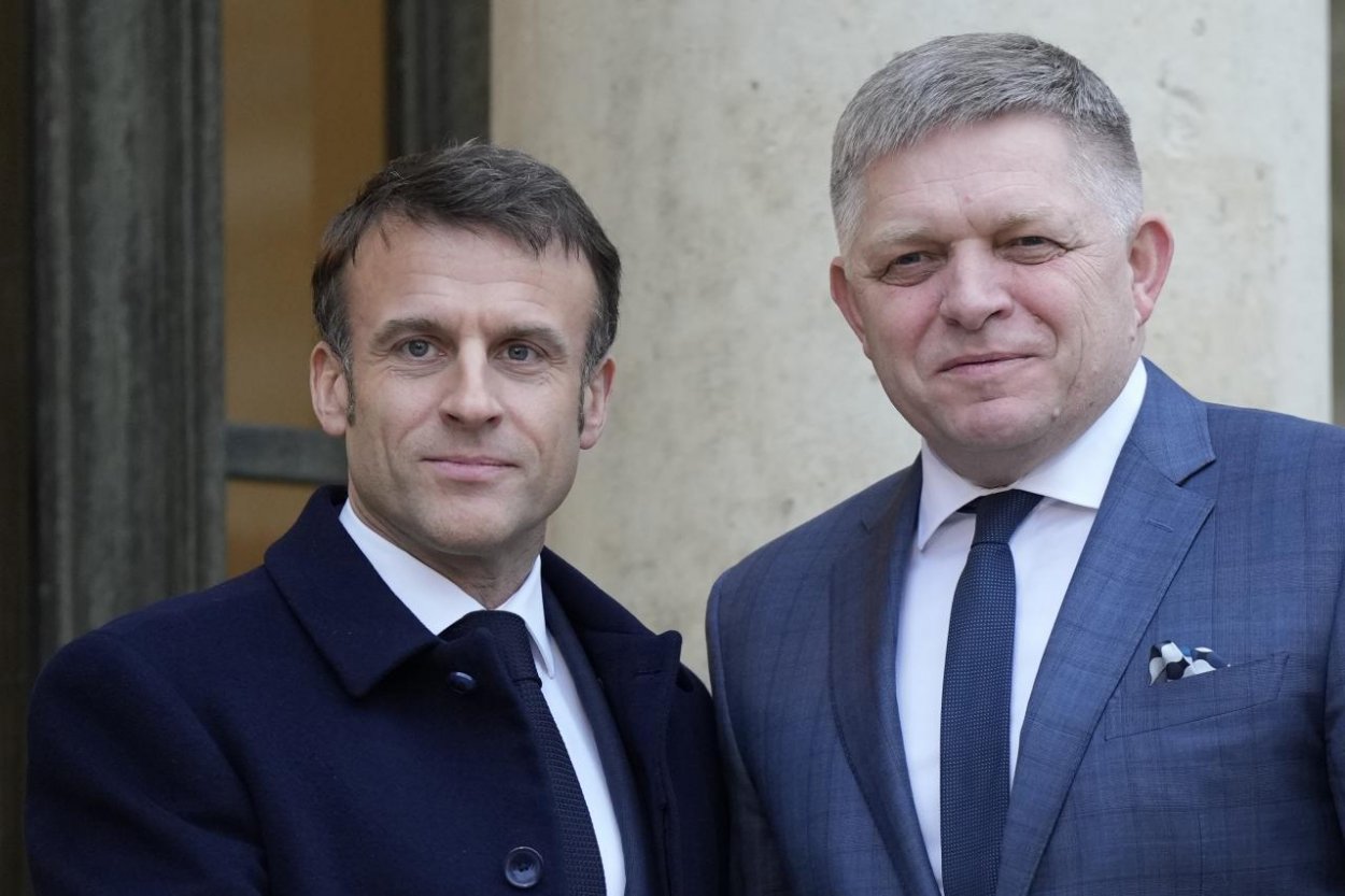 Premiér sa na budúci štvrtok stretne s francúzskym prezidentom Macronom, agenda bude „obrovská“.