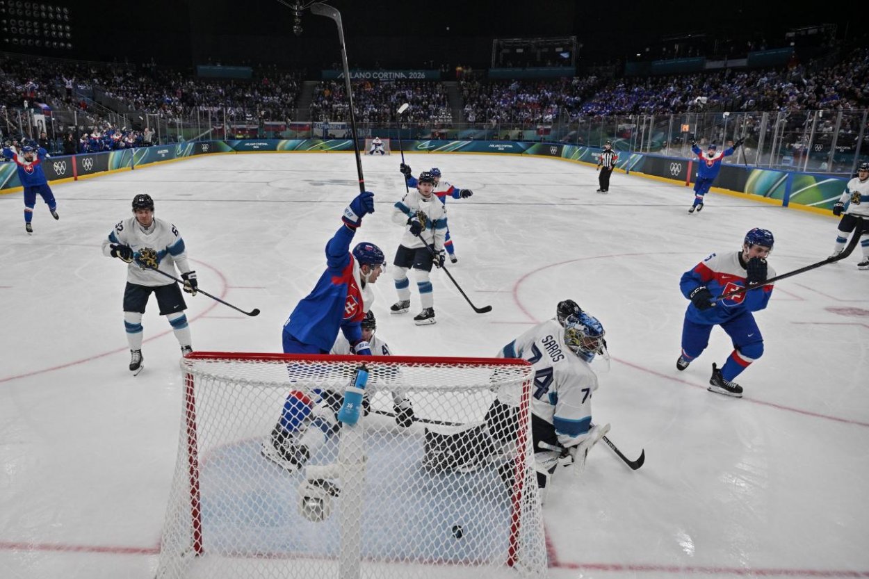 Udalosť dňa: Slováci hrajú večer o olympijský bronz s Fínmi. Zopakujú úspech zo základnej skupiny?