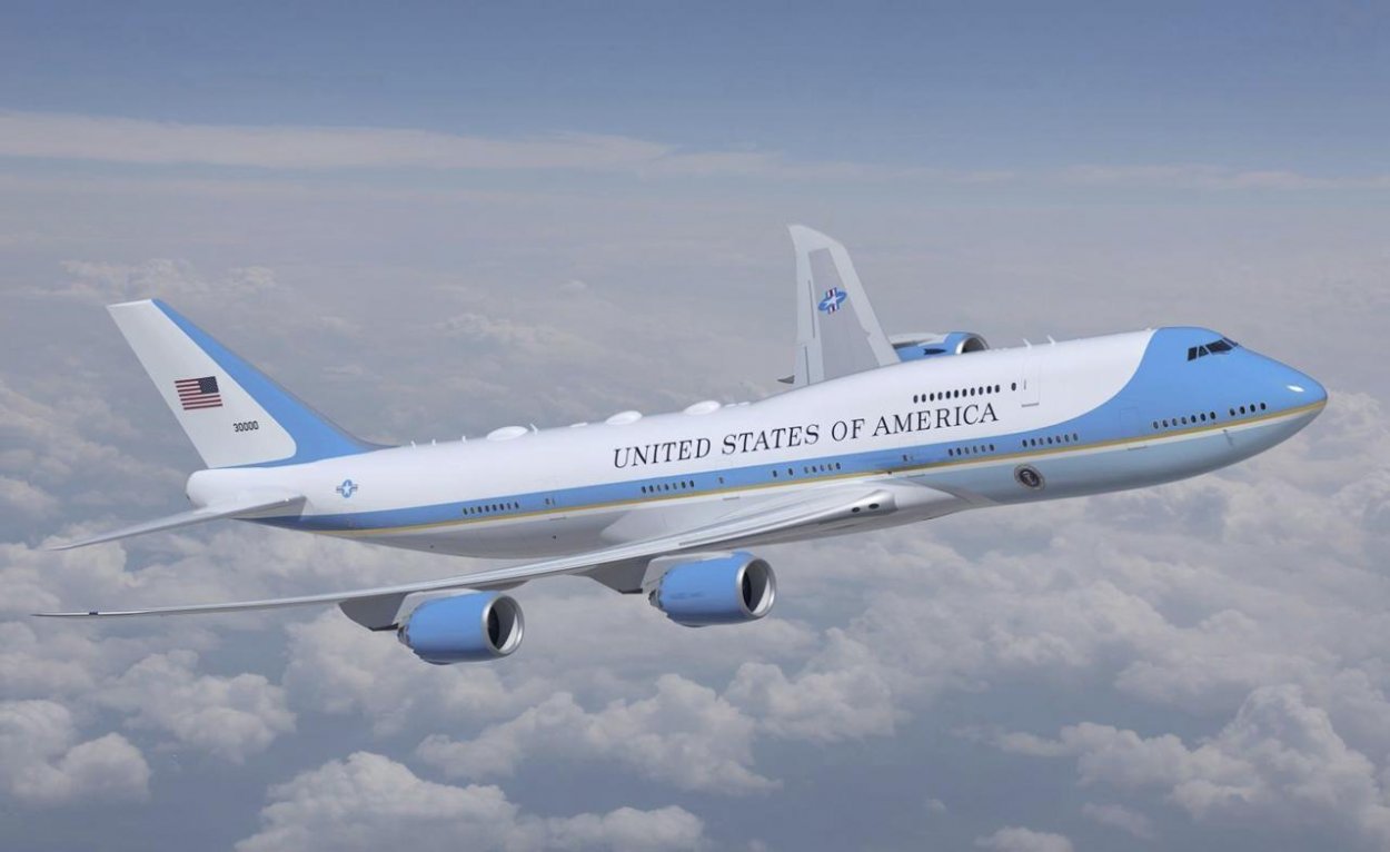 Biden zrušil Trumpov farebný dizajn pre Air Force One