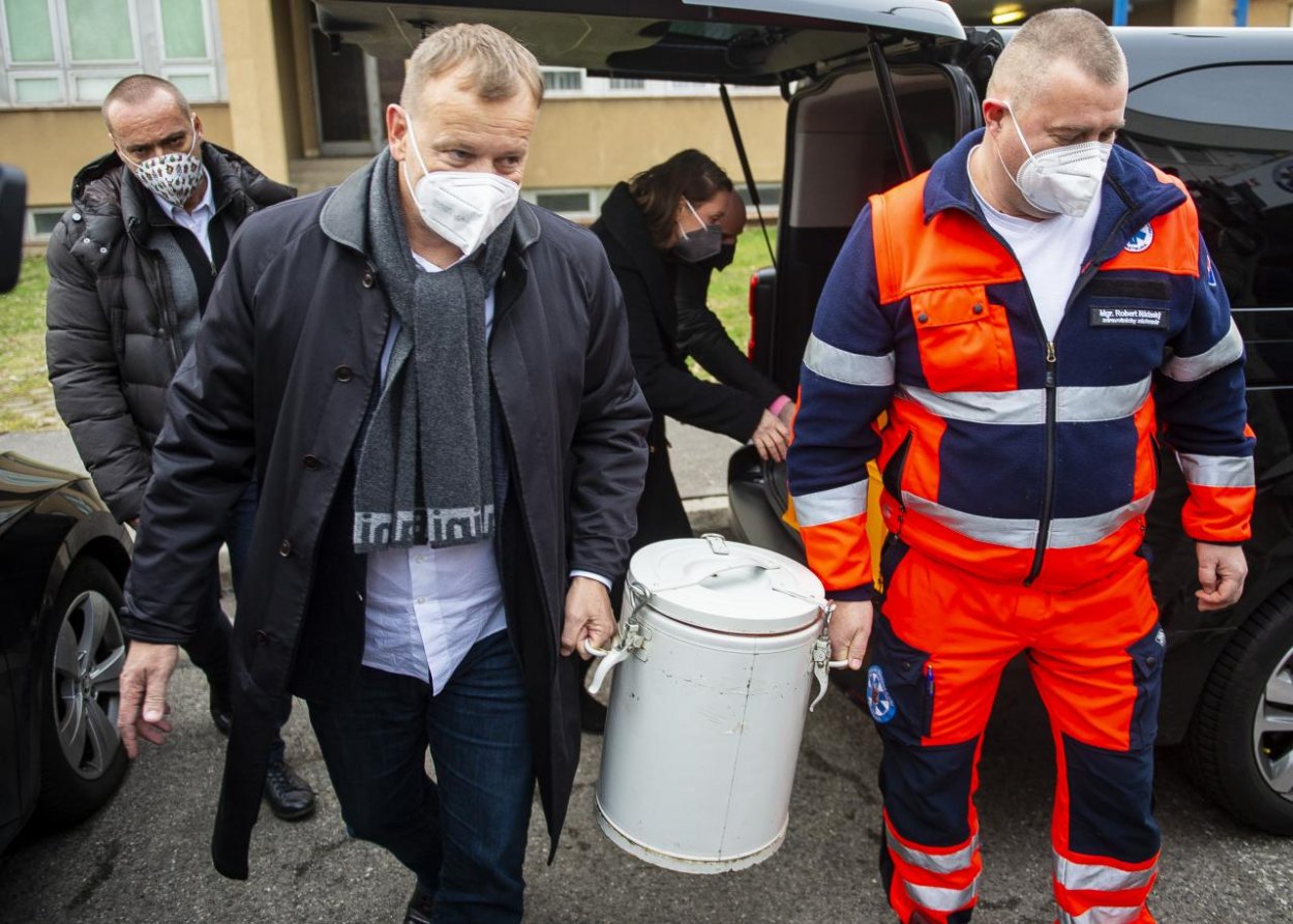 UNB navštívili na Štedrý deň traja najvyšší ústavní činitelia