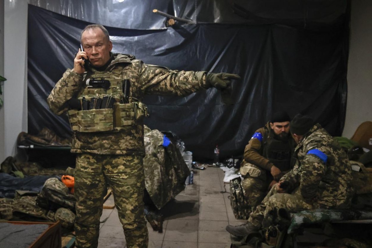 Velitelia ukrajinských brigád dostali rozkaz natočiť videá na podporu Syrského
