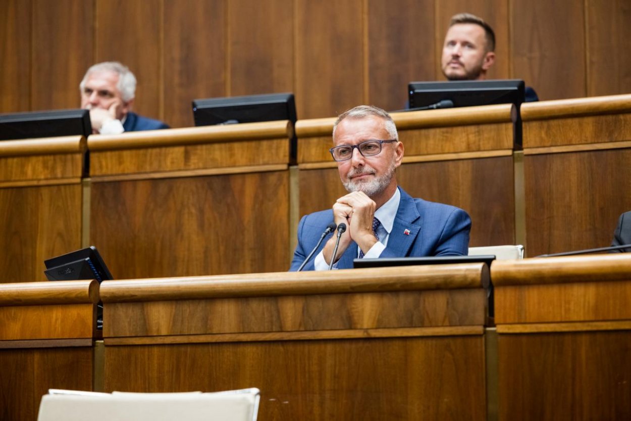 Zástupcovia českej opozície prišli na Slovensko, rokovali so slovenskou opozíciou, Raši stretnutie odmietol